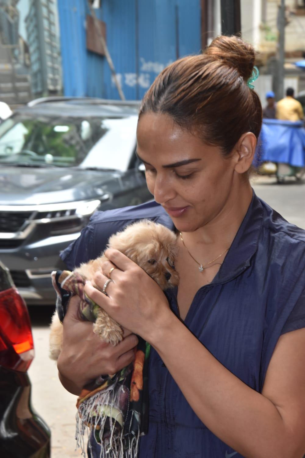 Esha Deol was snapped at a vet clinic in Khar, with an adorable little friend!